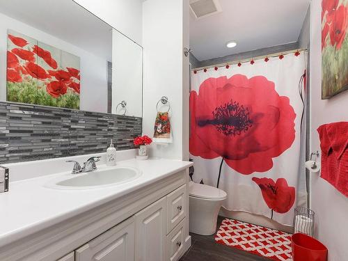 Bathroom - 4998  - 5000 Rue Ste-Suzanne, Montréal (Pierrefonds-Roxboro), QC - Indoor Photo Showing Bathroom