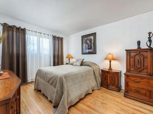 Master bedroom - 4998  - 5000 Rue Ste-Suzanne, Montréal (Pierrefonds-Roxboro), QC - Indoor Photo Showing Bedroom