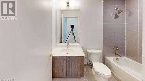 15 Wellington Street Unit# 2101, Kitchener, ON - Indoor Photo Showing Bathroom