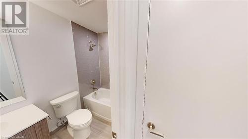 15 Wellington Street Unit# 2101, Kitchener, ON - Indoor Photo Showing Bathroom