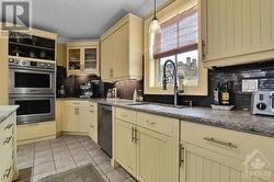 Kitchen w Double oven - 