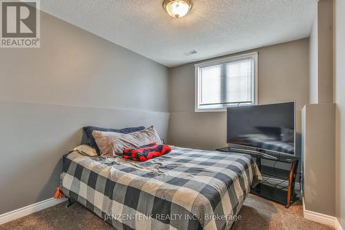 63 South St E, Aylmer, ON - Indoor Photo Showing Bedroom