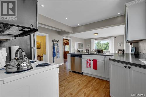 280 Holts Point Road, Bocabec, NB - Indoor Photo Showing Kitchen