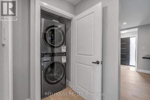 10 Bayside Avenue, Hamilton, ON - Indoor Photo Showing Laundry Room