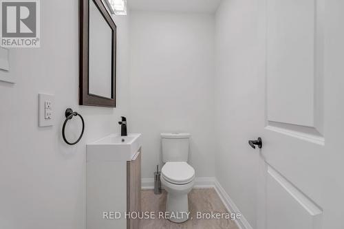 10 Bayside Ave, Hamilton, ON - Indoor Photo Showing Bathroom