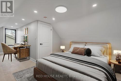 10 Bayside Avenue, Hamilton, ON - Indoor Photo Showing Bedroom