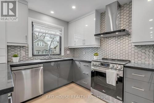 10 Bayside Avenue, Hamilton, ON - Indoor Photo Showing Kitchen With Upgraded Kitchen