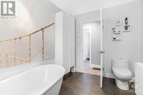2260 Ste Anne Road, L'Orignal, ON - Indoor Photo Showing Bathroom