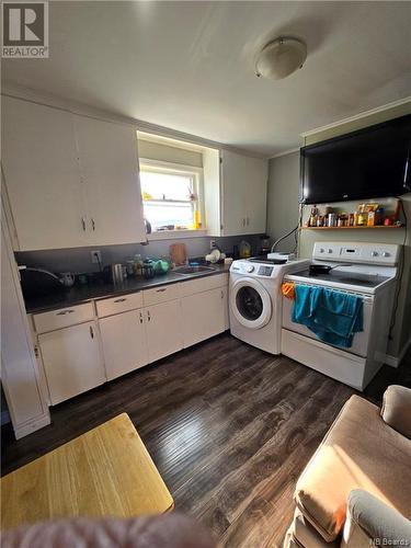 607-609 Ready Street, Saint John, NB - Indoor Photo Showing Laundry Room