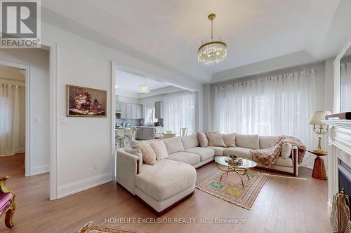 17 Seguin Street, Richmond Hill, ON - Indoor Photo Showing Living Room