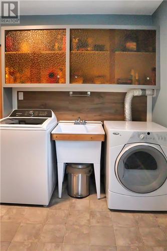 881 Olivier Street, Verner, ON - Indoor Photo Showing Laundry Room