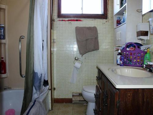 211 Sixth Street, Rainy River, ON - Indoor Photo Showing Bathroom