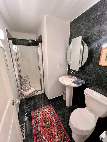 458 Corina Avenue, Princeton, BC - Indoor Photo Showing Bathroom