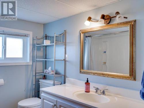4229 Manson Ave, Powell River, BC - Indoor Photo Showing Laundry Room