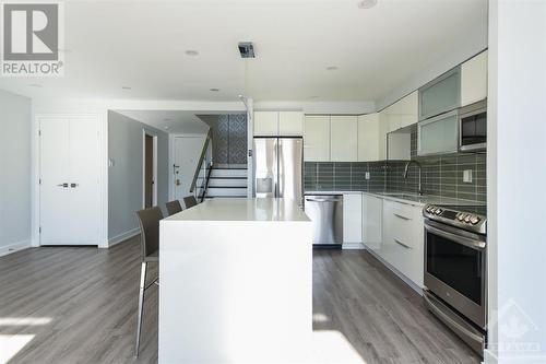 505 St Laurent Boulevard Unit#301, Ottawa, ON - Indoor Photo Showing Kitchen With Upgraded Kitchen