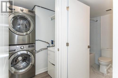 505 St Laurent Boulevard Unit#301, Ottawa, ON - Indoor Photo Showing Laundry Room
