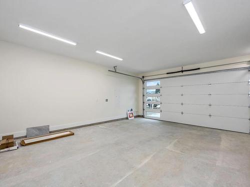 4656 Galdwell Rd, Cowichan Bay, BC - Indoor Photo Showing Garage