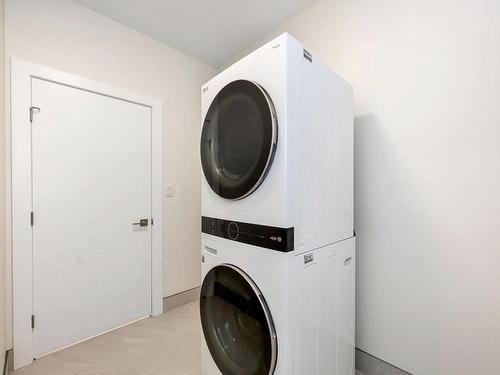 4656 Galdwell Rd, Cowichan Bay, BC - Indoor Photo Showing Laundry Room