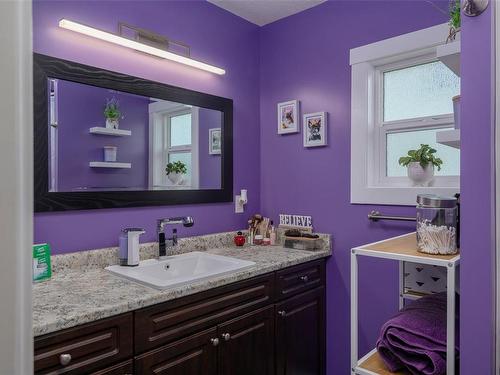 4645 Morton St, Port Alberni, BC - Indoor Photo Showing Bathroom