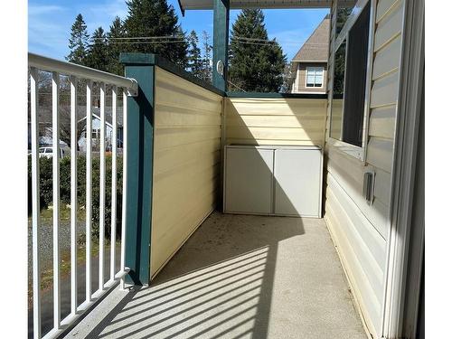 560 4Th St, Courtenay, BC - Outdoor With Exterior