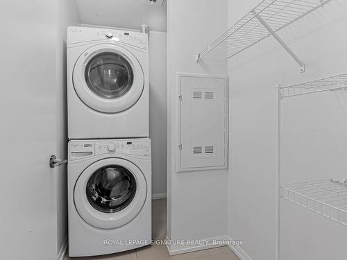 231-540 Bur Oak Ave, Markham, ON - Indoor Photo Showing Laundry Room