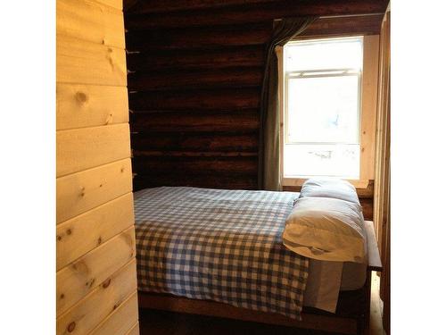 Bedroom - 2 Île Thompson, Les Lacs-Du-Témiscamingue, QC - Indoor Photo Showing Bedroom