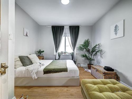 Chambre Ã Â coucher - 145  - 147 Rue Dufferin, Hampstead, QC - Indoor Photo Showing Bedroom