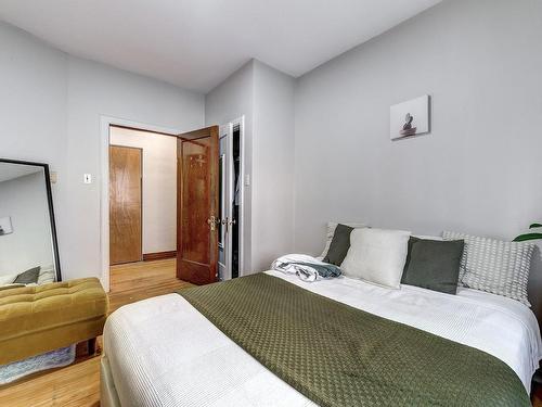 Chambre Ã Â coucher - 145  - 147 Rue Dufferin, Hampstead, QC - Indoor Photo Showing Bedroom