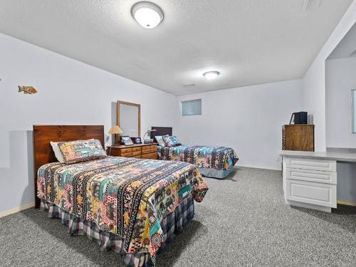 461 Nueva Wynd, Kamloops, BC - Indoor Photo Showing Bedroom