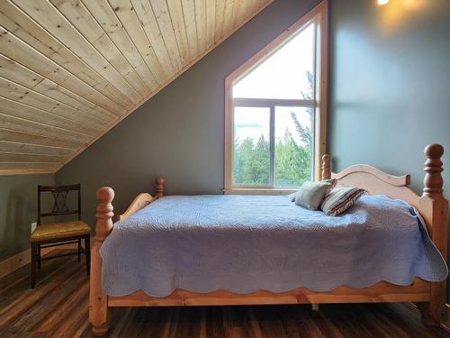 3630 Sharptail Road, Clinton, BC - Indoor Photo Showing Bedroom