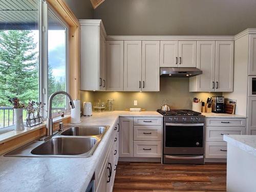 3630 Sharptail Road, Clinton, BC - Indoor Photo Showing Kitchen With Double Sink