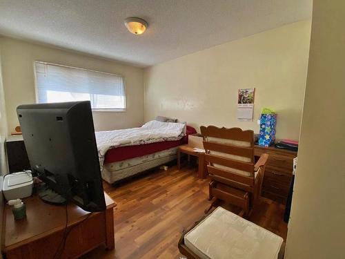 405 Desfosses Road, Clearwater, BC - Indoor Photo Showing Bedroom