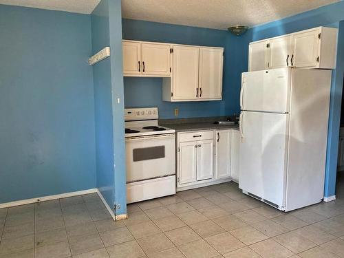 405 Desfosses Road, Clearwater, BC - Indoor Photo Showing Kitchen