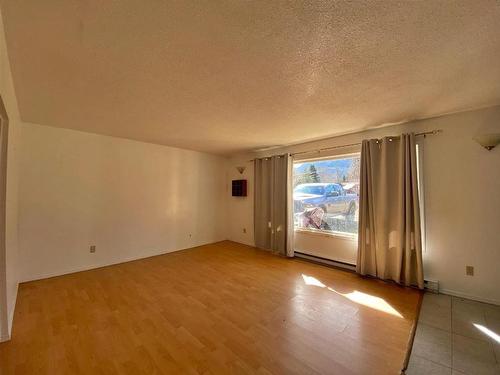 405 Desfosses Road, Clearwater, BC - Indoor Photo Showing Other Room