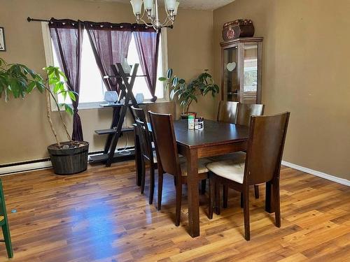 405 Desfosses Road, Clearwater, BC - Indoor Photo Showing Dining Room