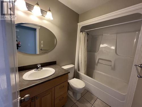 5229 Hallmark Crescent, Fort Nelson, BC - Indoor Photo Showing Bathroom