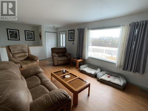 7754 Alaska Highway, Fort Nelson, BC - Indoor Photo Showing Living Room