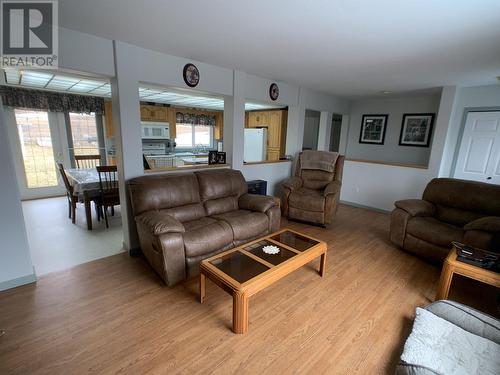 7754 Alaska Highway, Fort Nelson, BC - Indoor Photo Showing Living Room