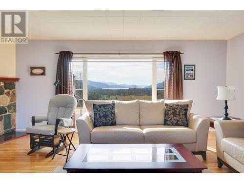 1348 Albatross Avenue, Kitimat, BC - Indoor Photo Showing Living Room