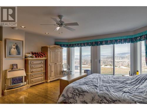 1135 Graf Road, Kelowna, BC - Indoor Photo Showing Bedroom