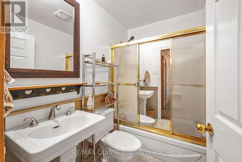 600 Kleinsteuber Park Rd, Prince Edward County, ON - Indoor Photo Showing Bathroom