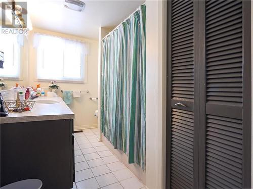 6 Pine Street N, Ingleside, ON - Indoor Photo Showing Bathroom