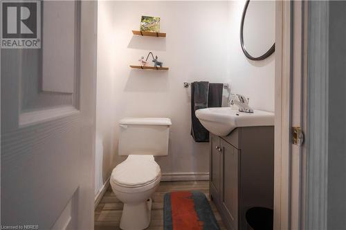 379 Fifth Avenue W, North Bay, ON - Indoor Photo Showing Bathroom