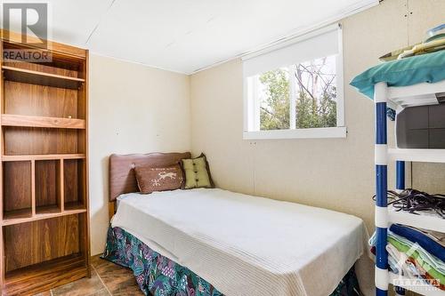 1146 Bay Road, L'Orignal, ON - Indoor Photo Showing Bedroom