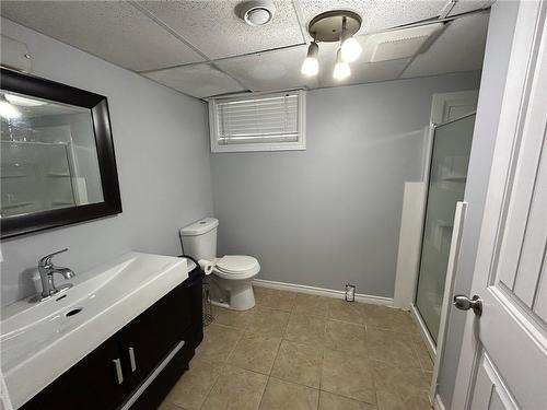 308 East 42Nd Street|Unit #B, Hamilton, ON - Indoor Photo Showing Bathroom