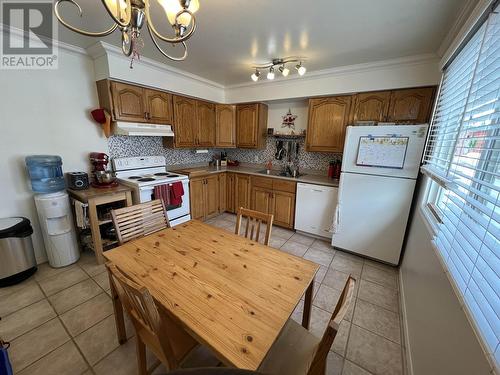 48 5320 Mountainview Drive, Fort Nelson, BC - Indoor Photo Showing Kitchen With Double Sink