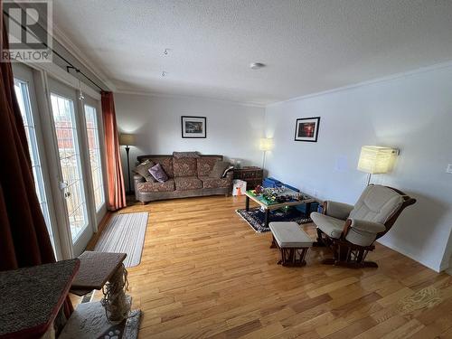 48 5320 Mountainview Drive, Fort Nelson, BC - Indoor Photo Showing Living Room