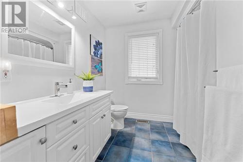 50 Blue Danube Way, Pembroke, ON - Indoor Photo Showing Bathroom
