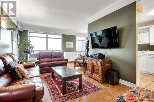 515 St Laurent Boulevard Unit#2509-10, Ottawa, ON - Indoor Photo Showing Living Room