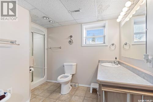 206 Macleod Avenue E, Melfort, SK - Indoor Photo Showing Bathroom